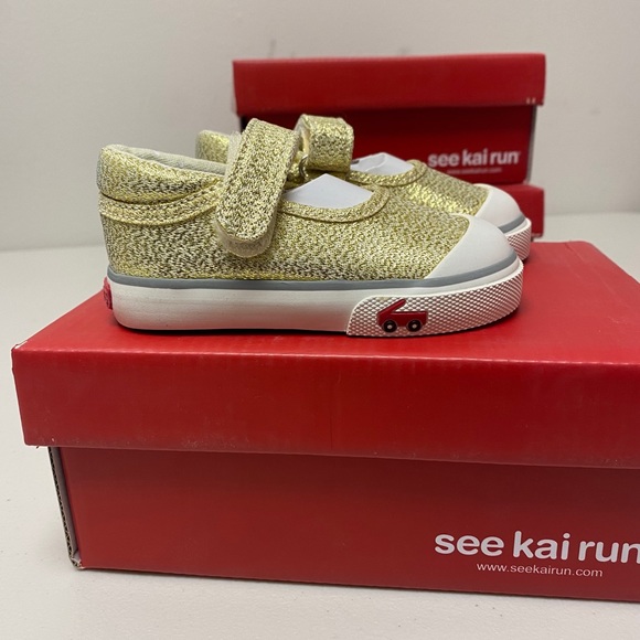 See Kai Run Girls' Marie Sneaker, Gold Glitter - Picture 2 of 6